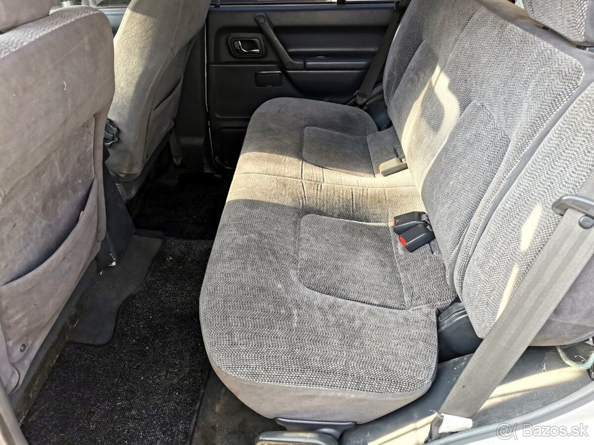 MITSUBISHI PAJERO GL 2.5TD 4x4 Model 2004 - 10