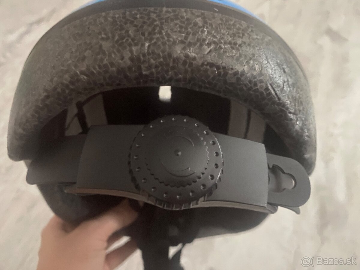 multifunkčná trojkolka s prilbou - 10