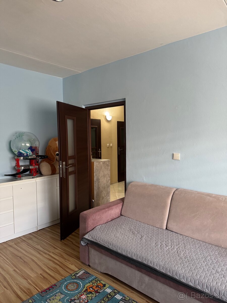 Súkromná inz. PREDÁM PEKNÝ 3i BYT ZVOLEN - 10