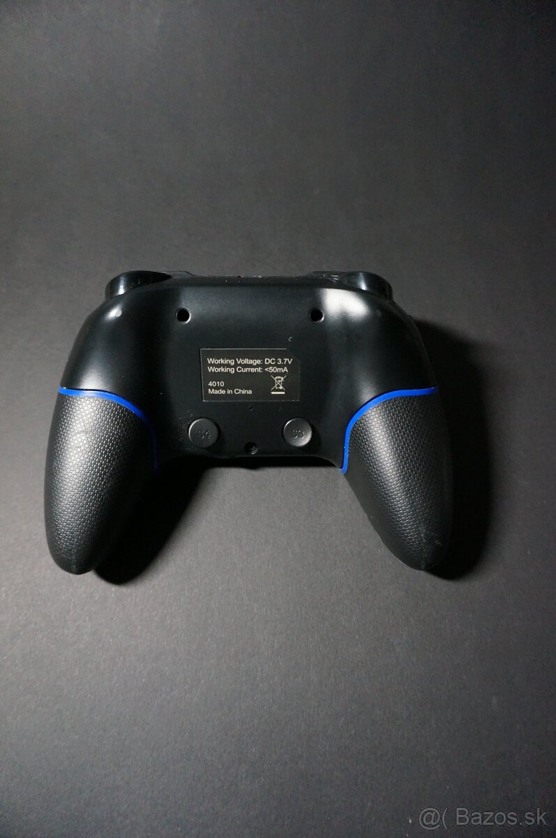 Sony PlayStation 4 (CUH-2216B) - 1TB - 10