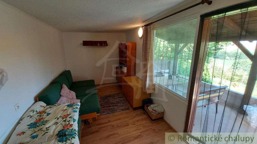 Chata s peknou, udržiavanou záhradou v ZO Opendáky, okr. S - 10