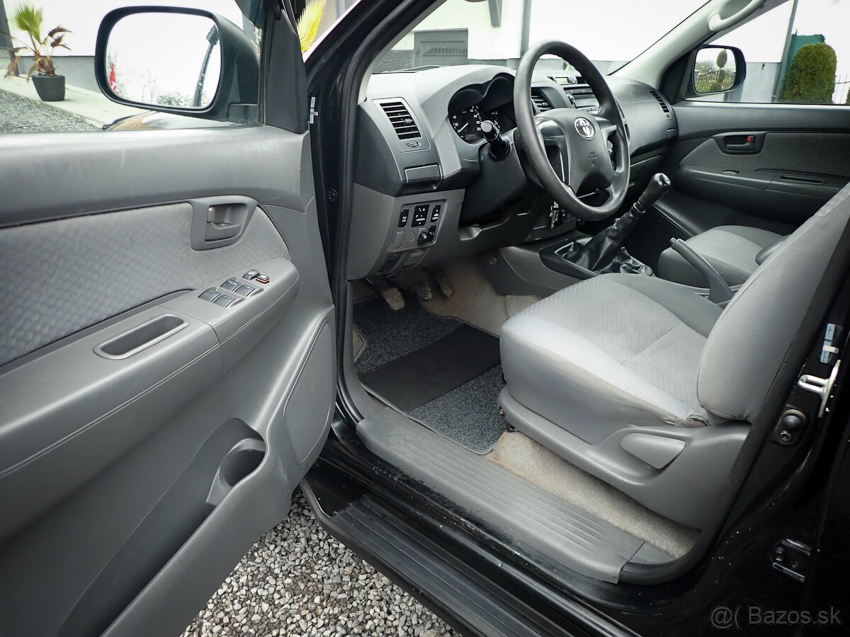 TOYOTA HILUX 2.5 D-4D 4x4 2014 - 173tis km- LED, ŤAŽNE, STK - 10