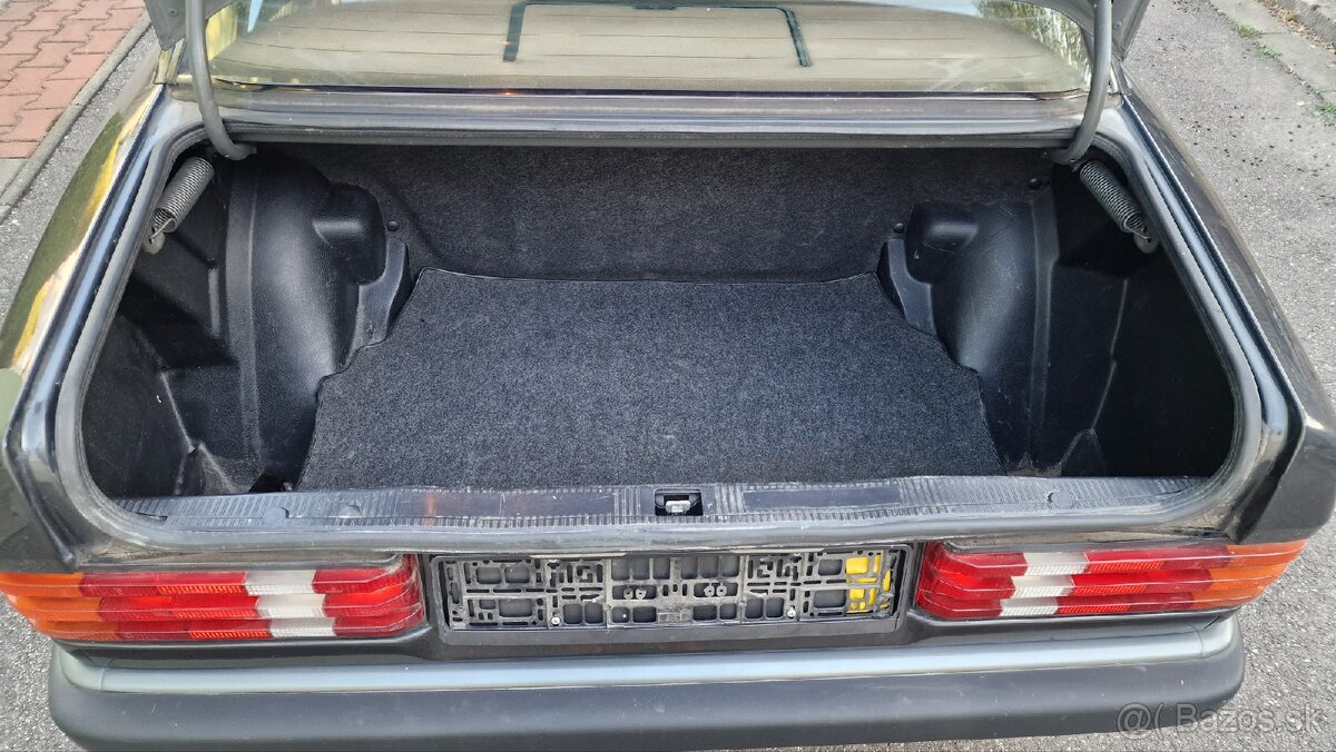 Mercedes Benz W 201 190 E - 10