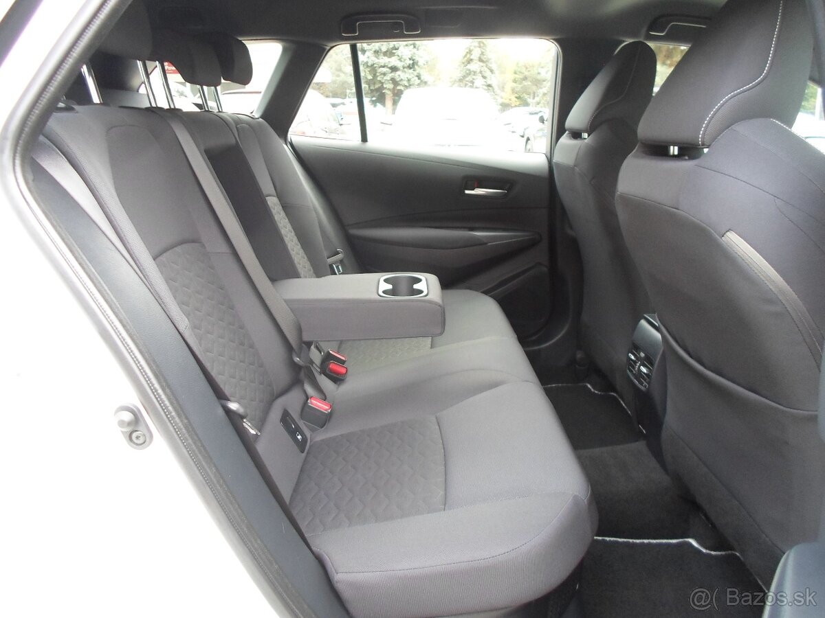 Toyota Corolla Combi 1.8 Hybrid e-CVT automat,kamera,navi,te - 10