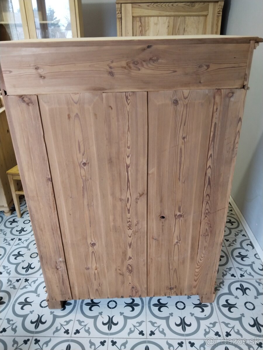 Krásná, stará, skříň, skříňka, vertiko po renovaci - 10