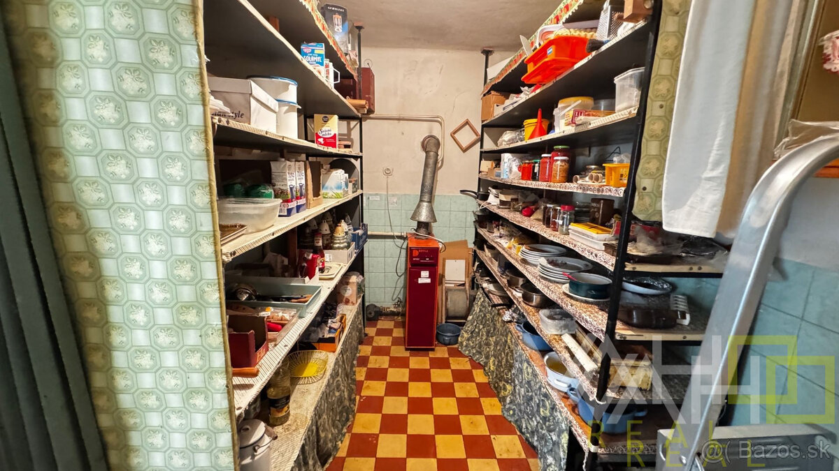 Rodinný dom s potenciálom v srdci obce Cífer - 10