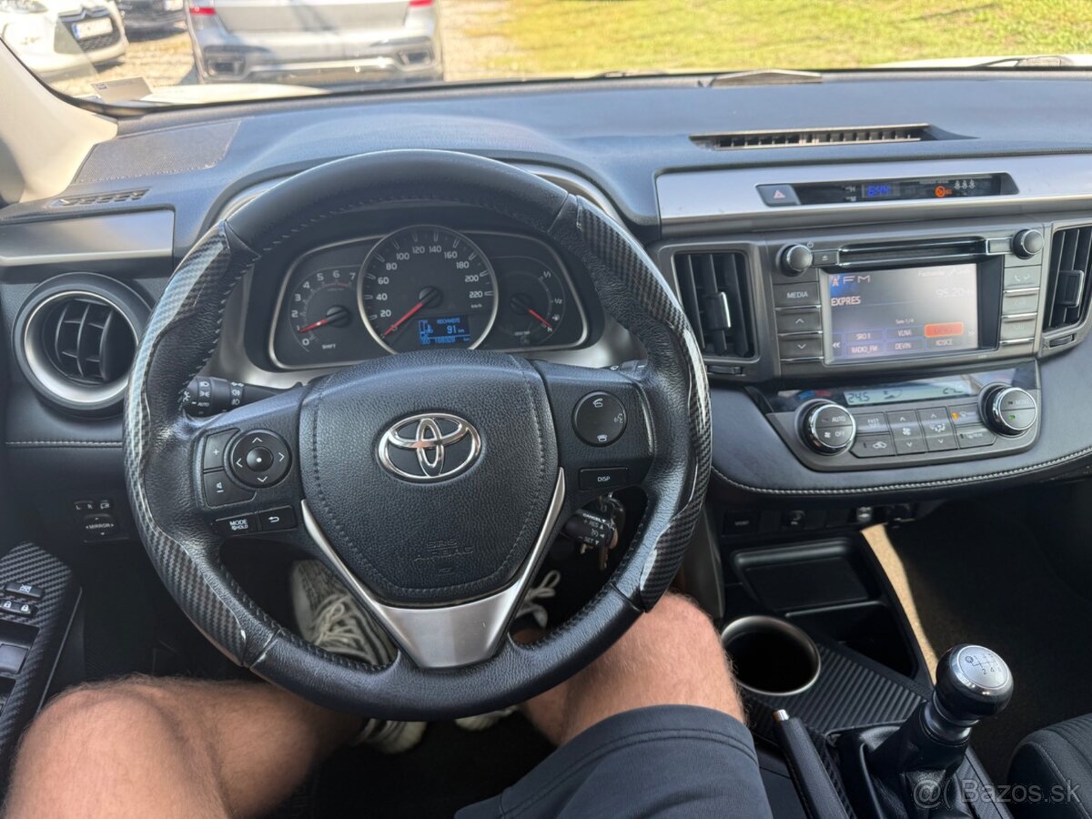Toyota RAV4 2.2 l D-4D Premium - 10