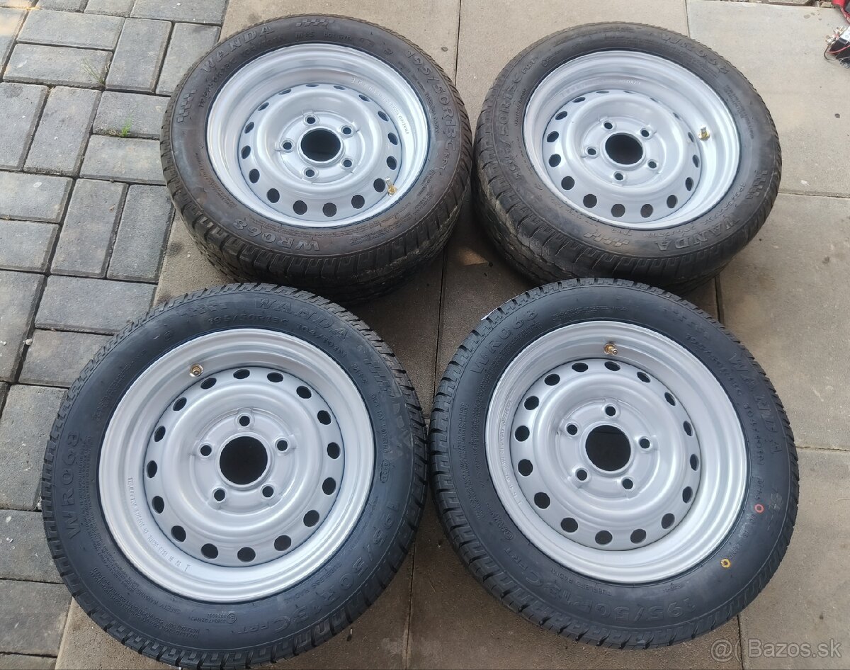 Dvojnapravovy prívesný vozík 2.6 t UNIKOL - 10