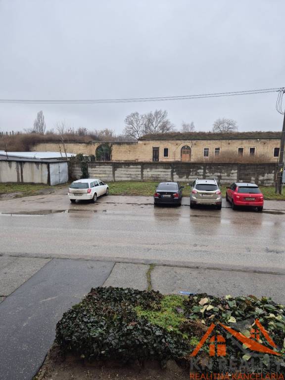 Na predaj 3 izbový tehlový byt Komárno - 10