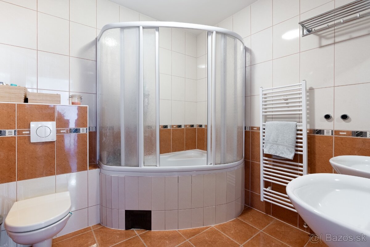 4-izbový byt s krbom a parkovaním–Bratislava, Nivy - 10