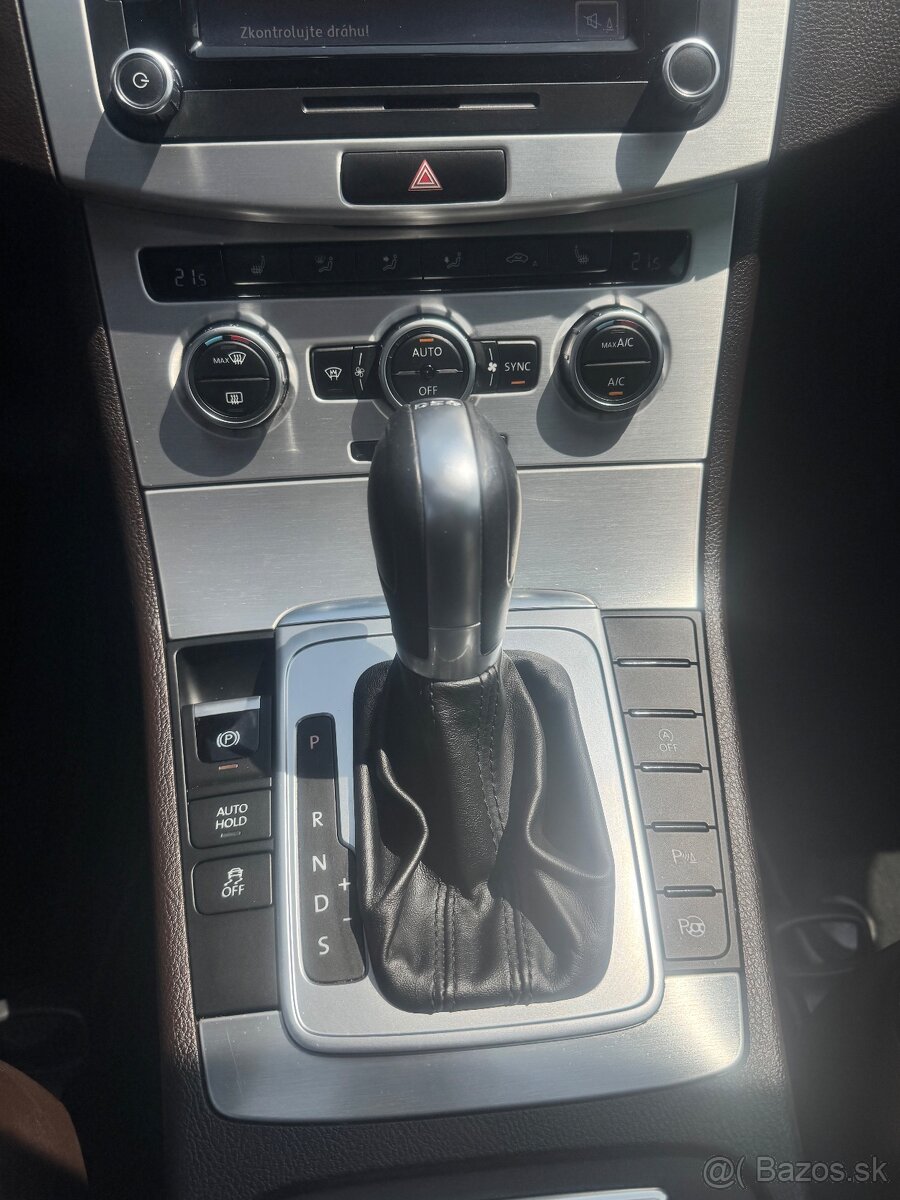 Volkswagen Passat b7 2.0tdi 130kw Bohatá výbava - 10