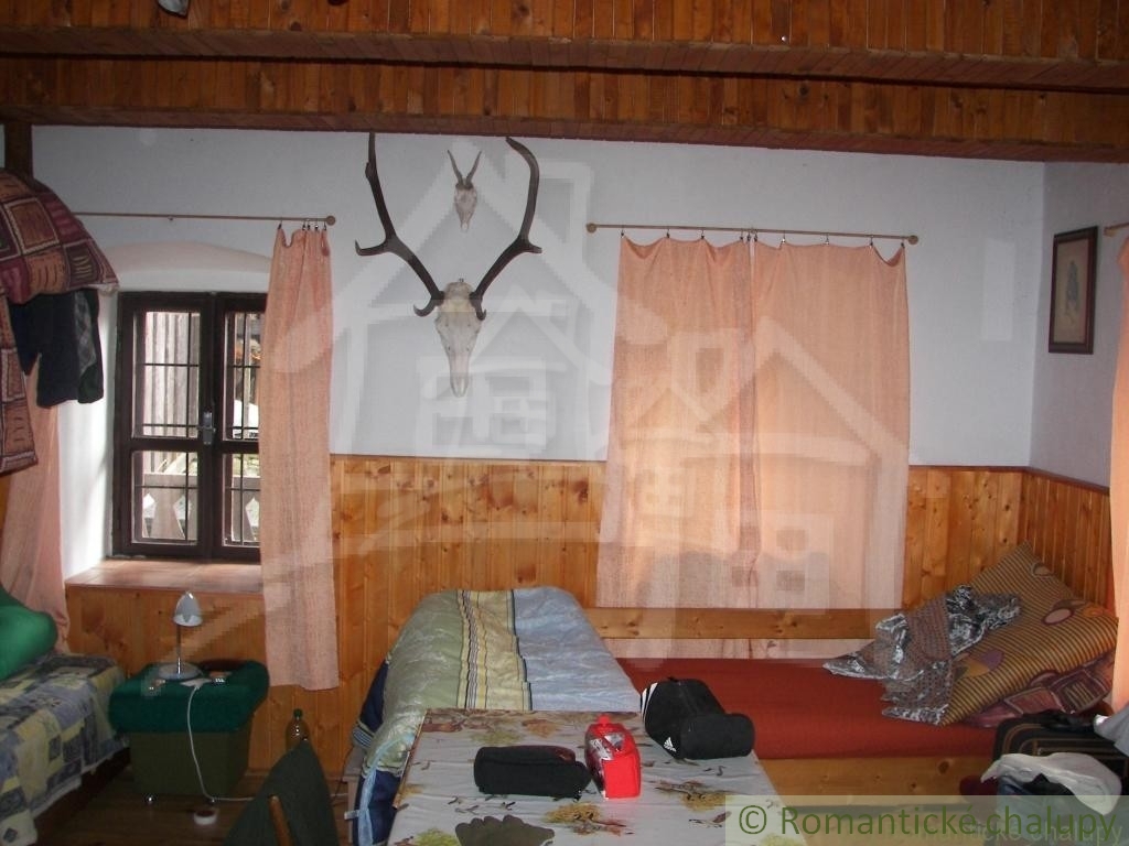 VÝRAZNE ZNÍŽENÁ CENA Kamenná chalupa na lazoch pri Ábelov - 10