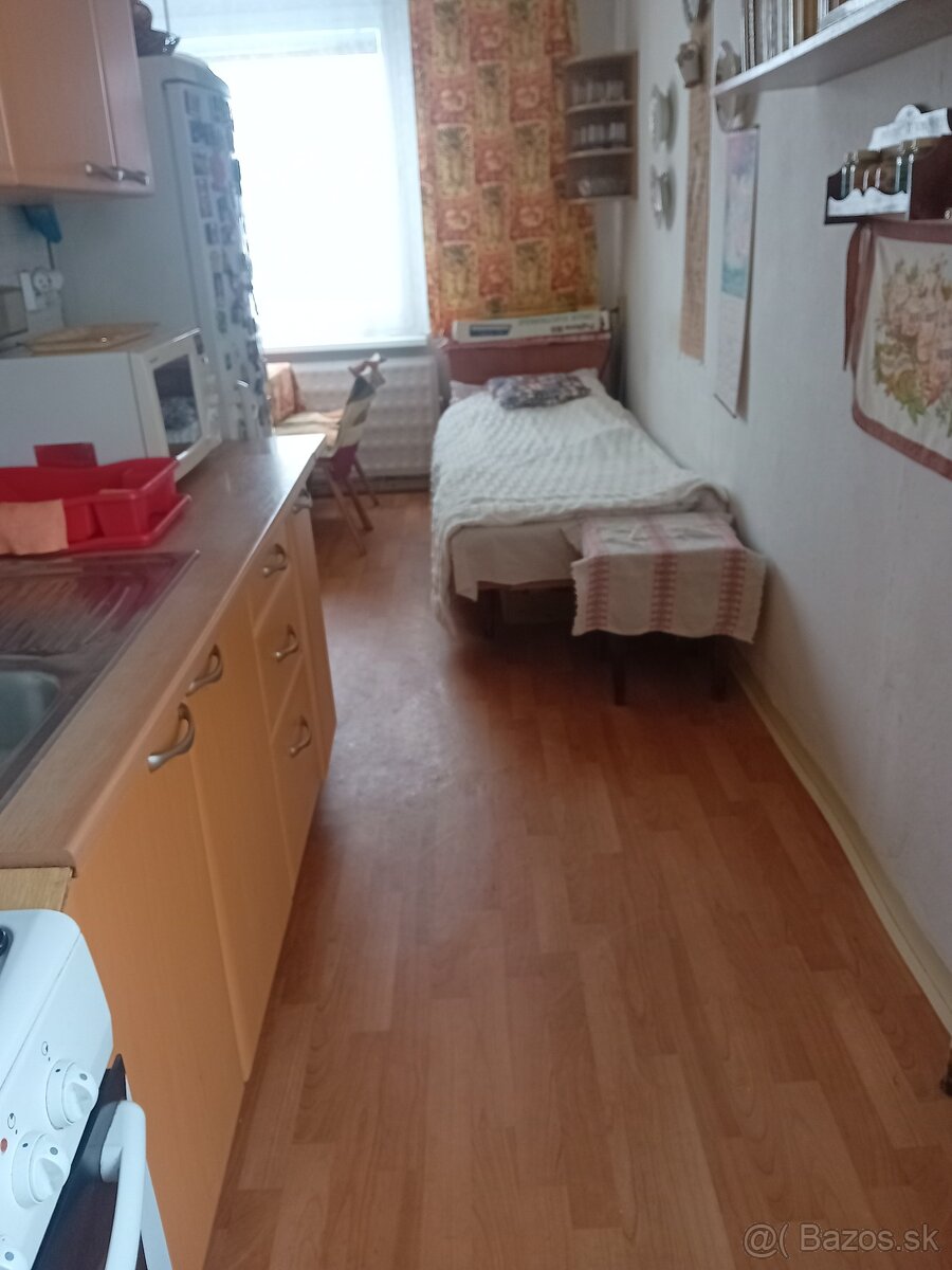 Na predaj 3 izb.byt v pôvodnom stave - 10