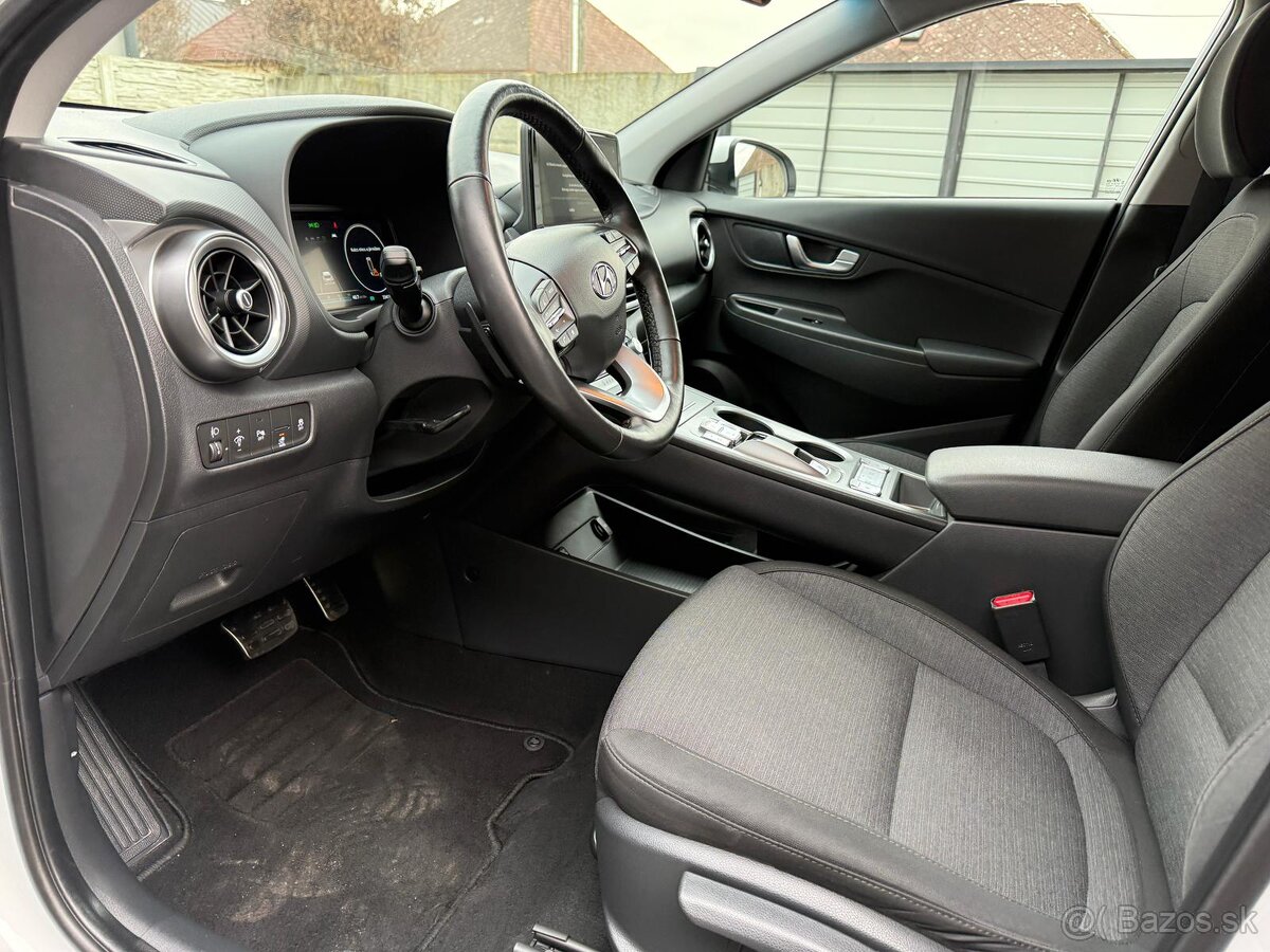 Hyundai Kona Electric - 10