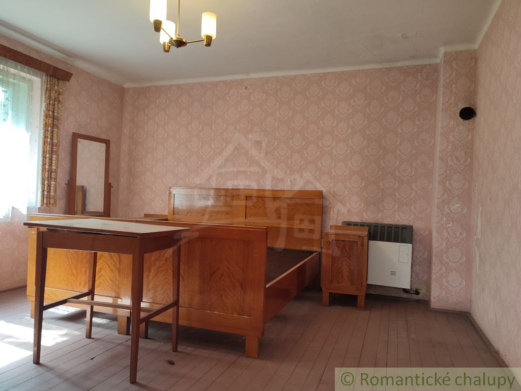 Staršia chalupa s hospodárskymi budovami na pozemku 1550 m - 10