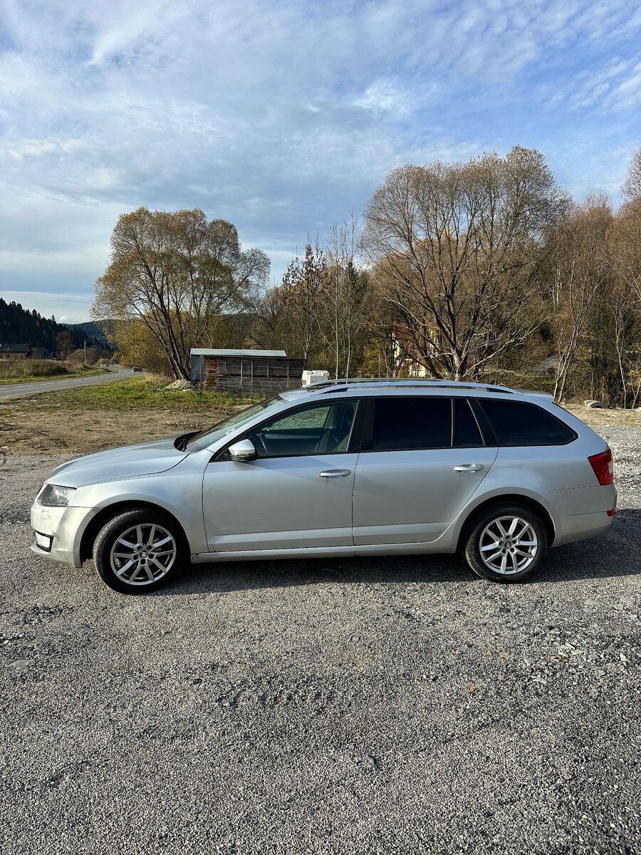 Škoda Octavia Combi 1.6 TDI 77 kW – Bi-Xenóny, Panoráma - 10