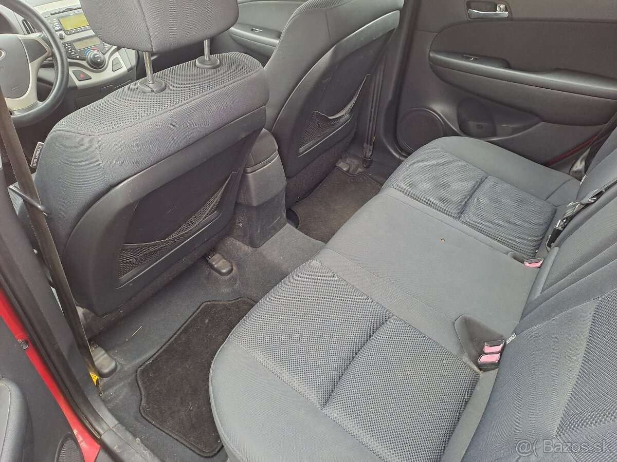 Hyundai i30 cw 1.6 crdi 66kw 90ps - 10