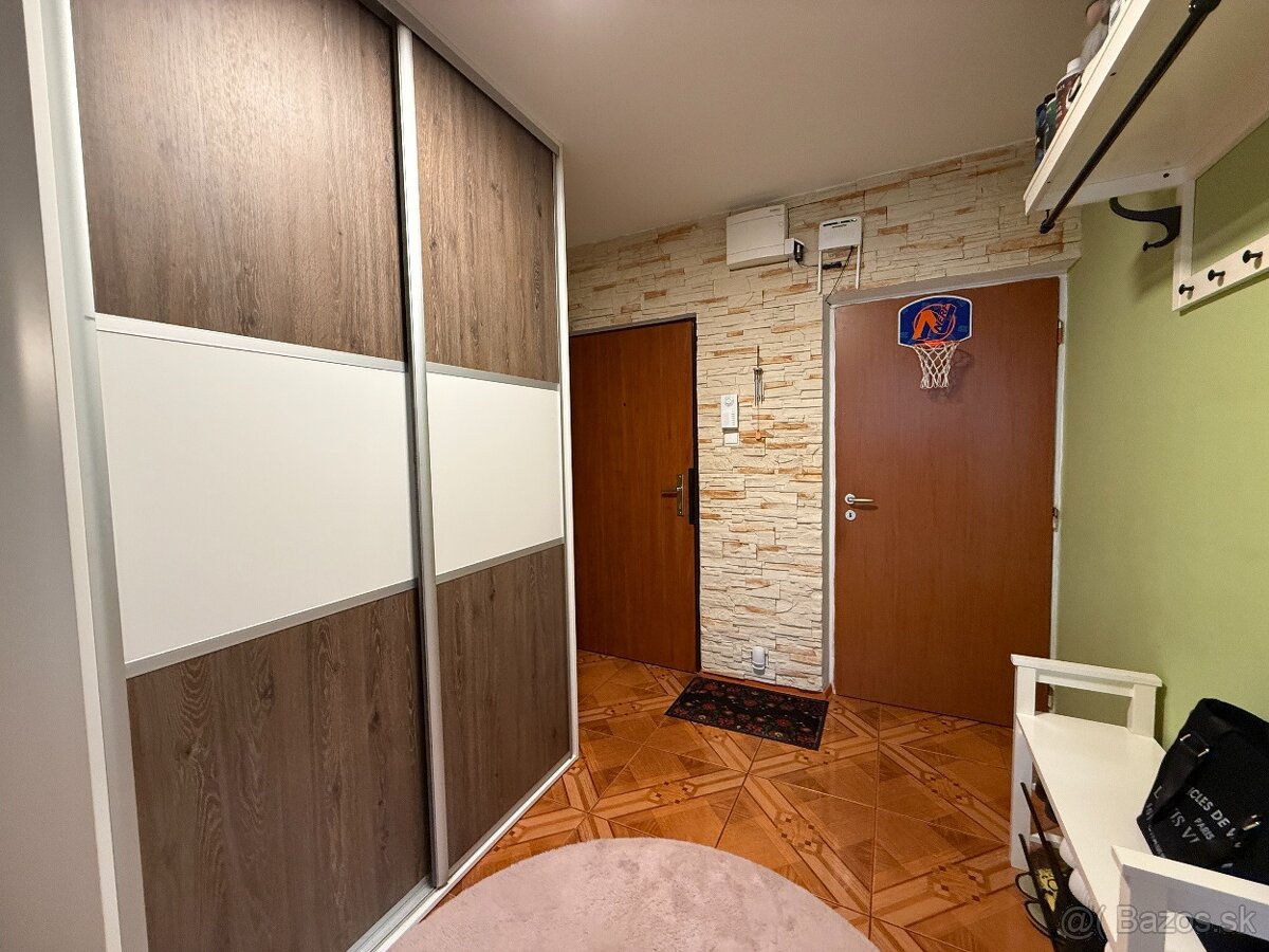 Nadštandardný štvorizbový byt v absolútnom centre Lučenca - 10