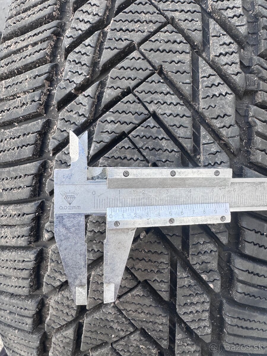 Zimne pneu 215/60 R16 - 10