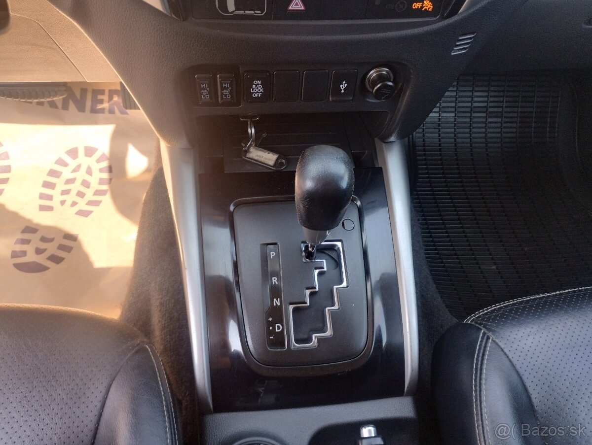 Mitsubishi L 200 2.4 DI-D MIVEC Double Cab Black Editio - 10