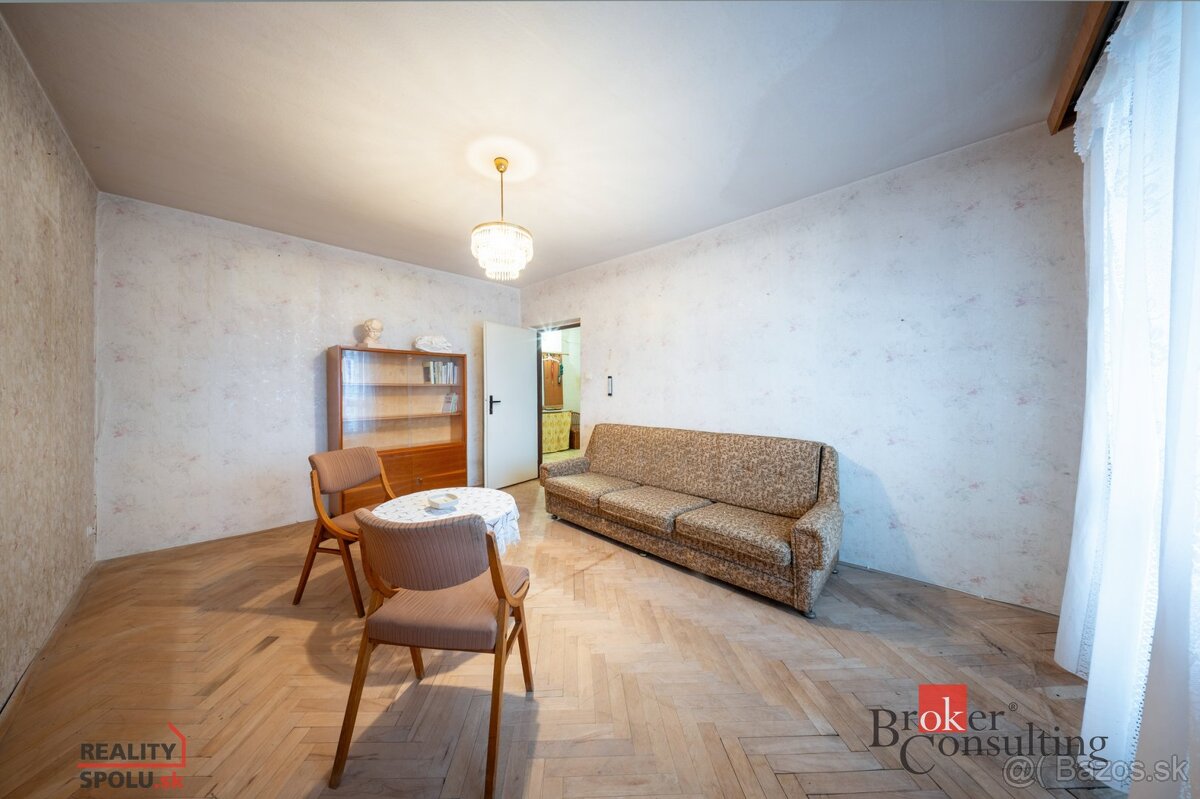 Na predaj 4 izbový byt v centre mesta Lučenec - 10