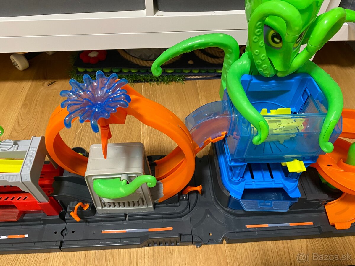 Hot Wheels Utok chobotnice - 10