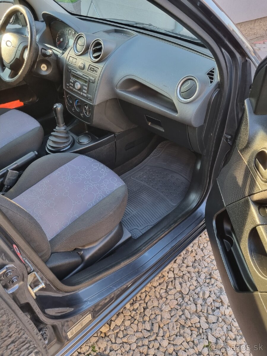 Predám Ford Fiesta 1.25 - 10