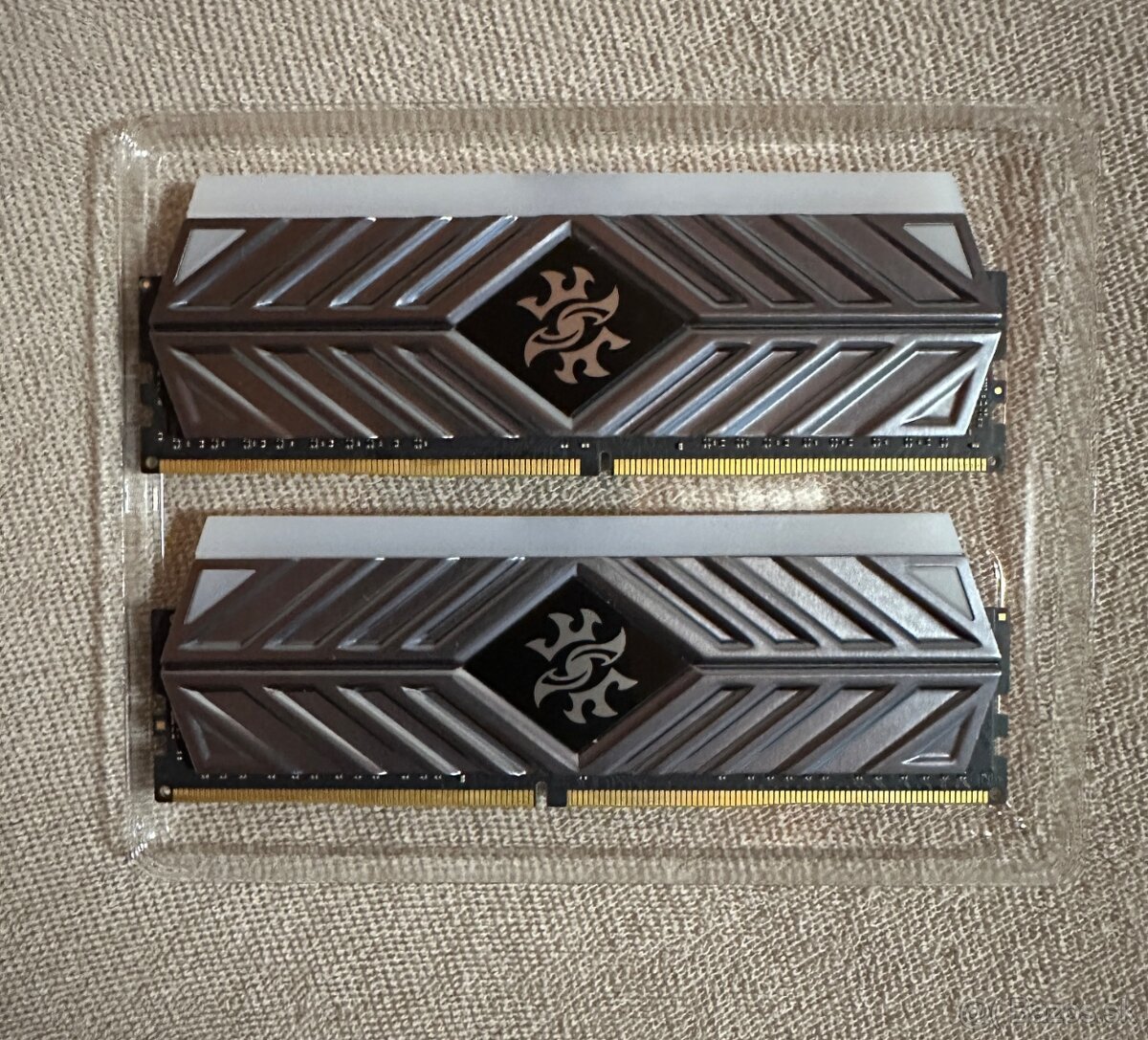 32GB XPG DDR4 3200mhz CL16 8GB RGB RAM STICKS - 4x8GB kit - 10