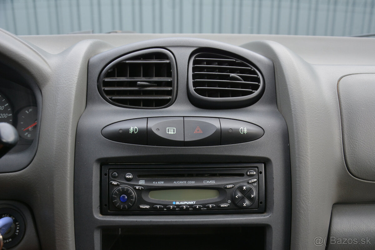 Hyundai Santa Fe 2.7 i 4WD - 10