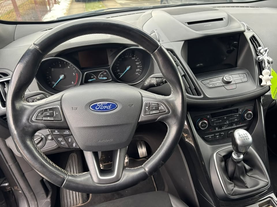 Ford Kuga ST Line - 10