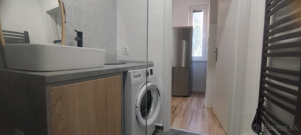 Reprezentatívny, 2. izbový, zariadený byt v TOP lokalite - 10