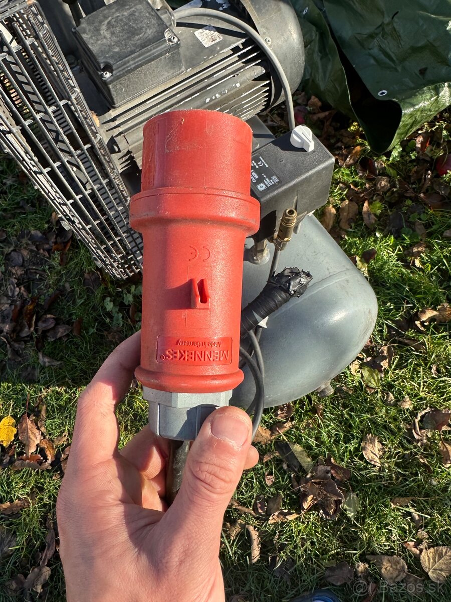 Predám/vymenim kompresor Schneider 90l v nálezovom stave - 10