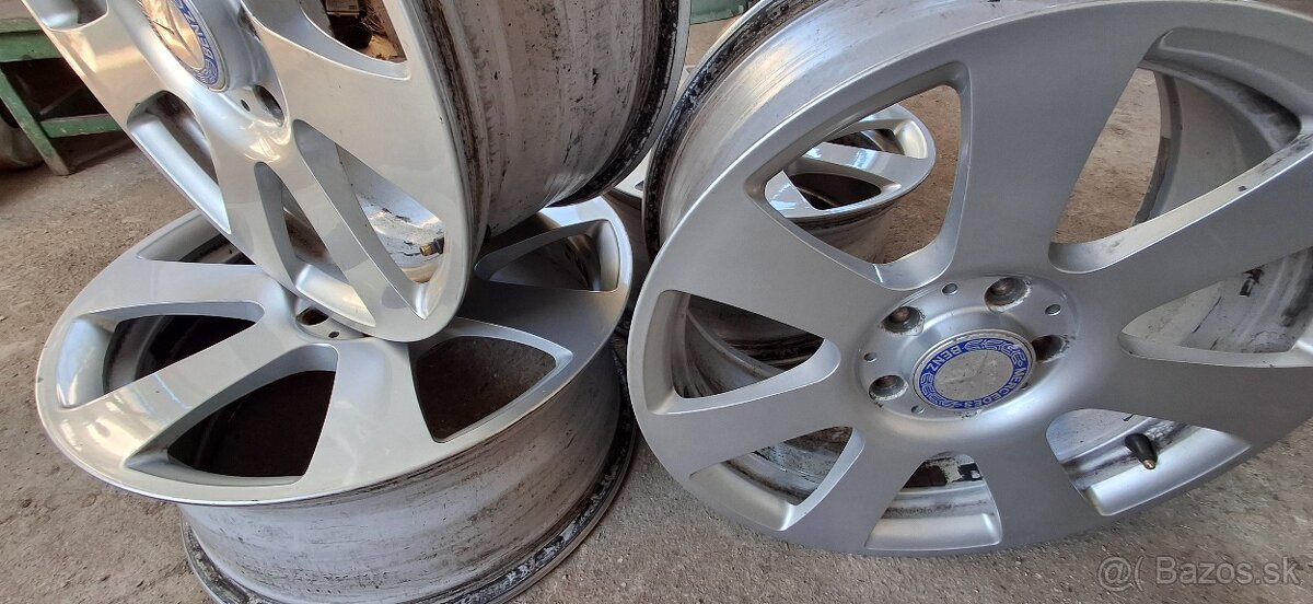 Kolesá Mercedes s pneumatikami 235/60 R17 - 10