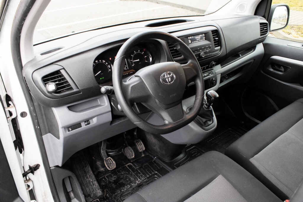 Toyota Proace 2.0 D-4D, 106kW (2022) - 10