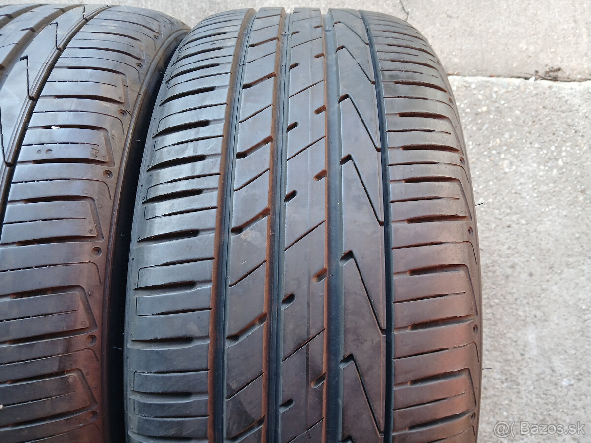 235/50 R19 -letné Hankook - 10