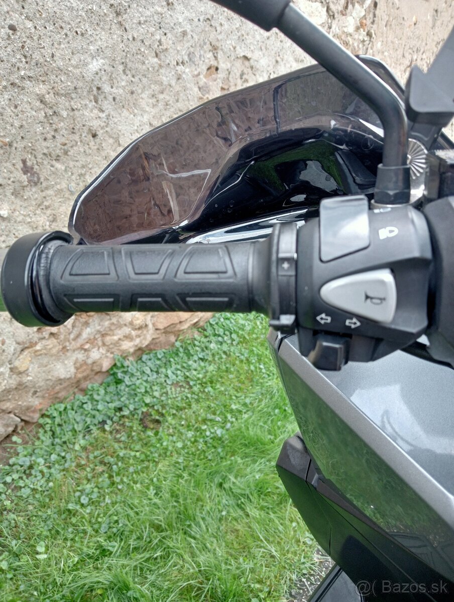 Honda Forza NSS 125 - 10