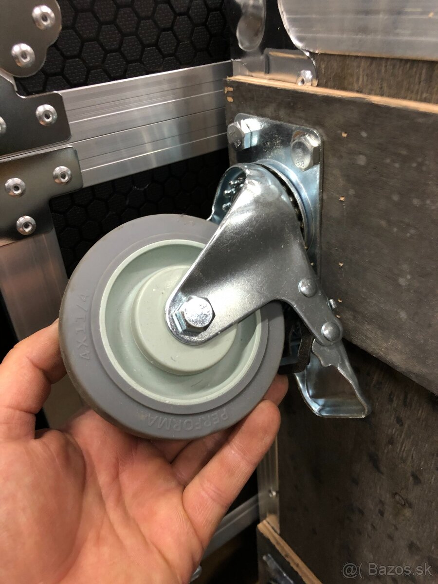 Ekonomický RGB STROBO / BLINDER / PROFIL PANEL - 10