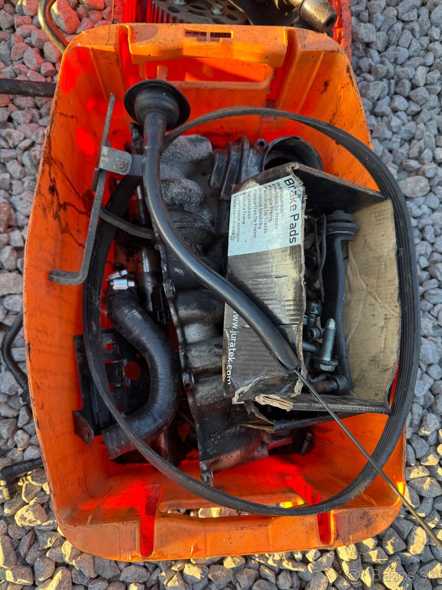 Rozpredám motor 2.0 TDI 103kw BKD - 10