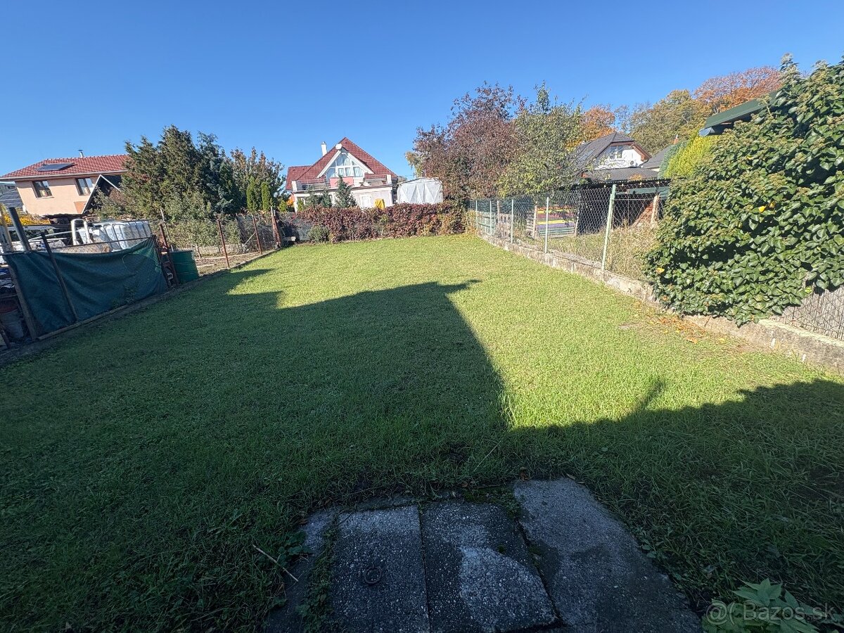 Útulný rodinný dom vo vyhľadávanej lokalite Levíc - 10