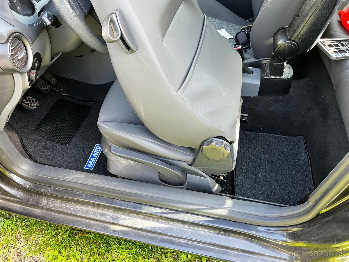 SEAT IBIZA 1.4i 16v 63kW - 10