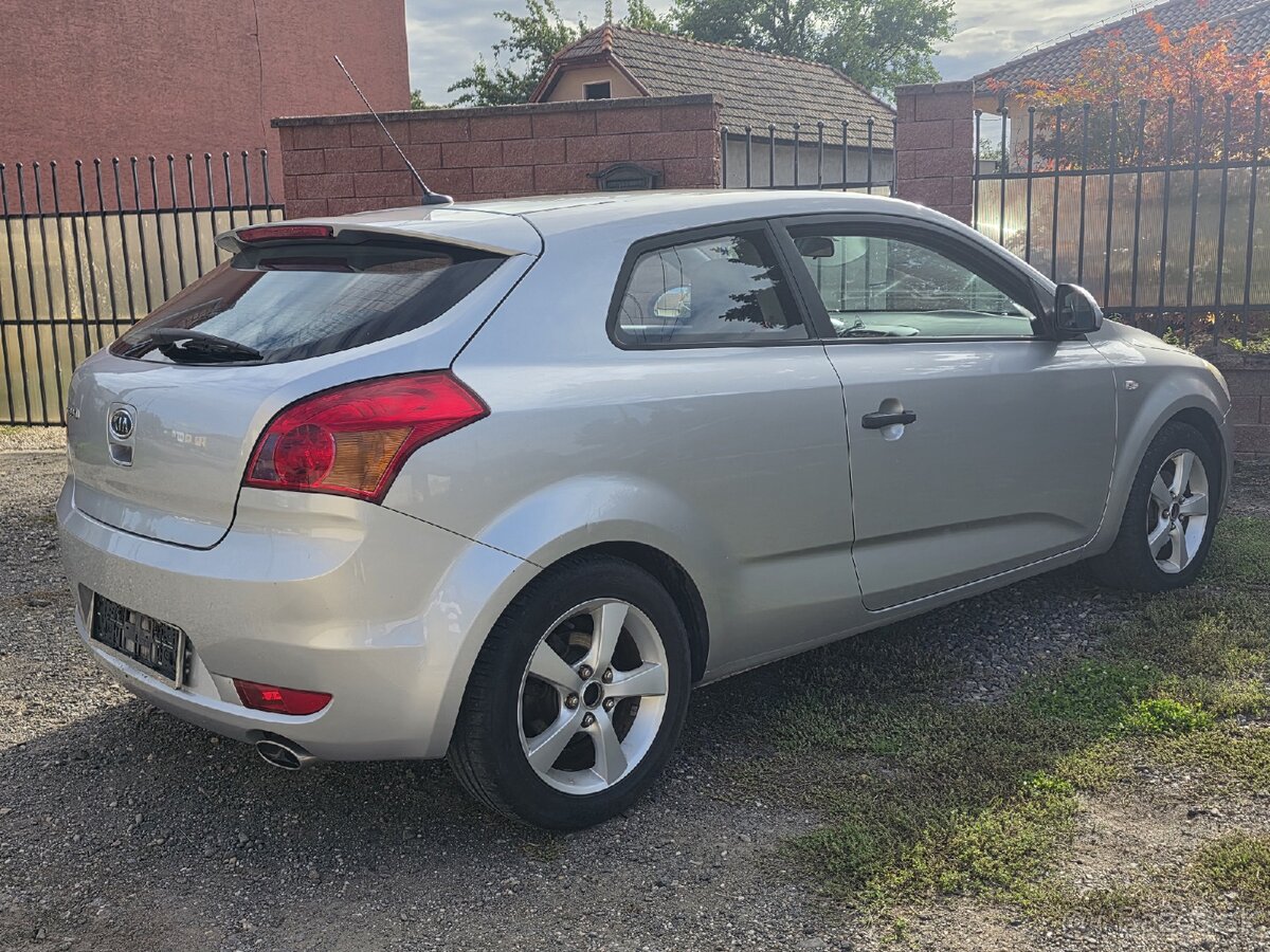 Kia ProCeed 1.4i / mod. 2009 / 130 tisíc KM - 10
