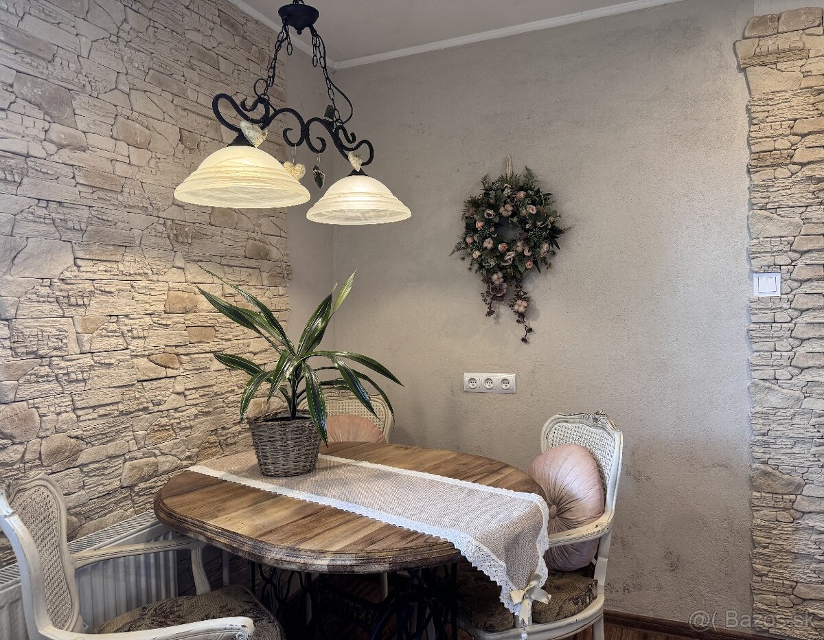 NA PREDAJ: 2-izbový byt v Handlovej, Mierové námestie - 10