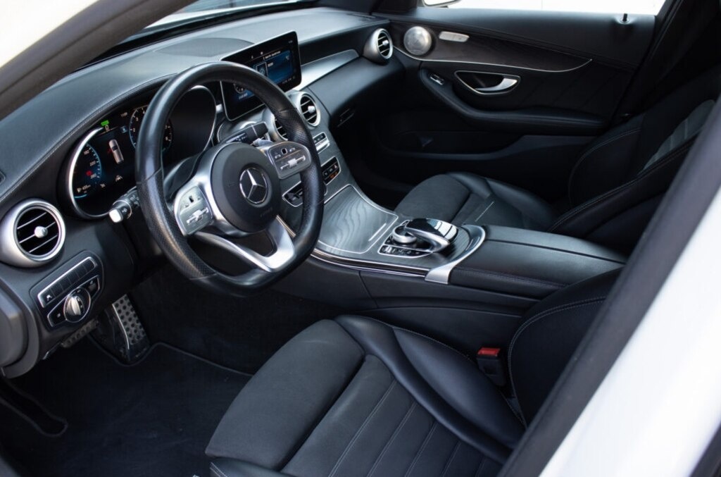 Mercedes-Benz C 200 Combi z roku 2020 - 10