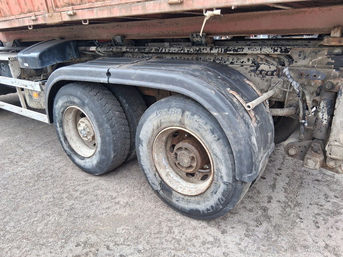 VOLVO FM Hákový nosič kontajnerov 6x6 - 10
