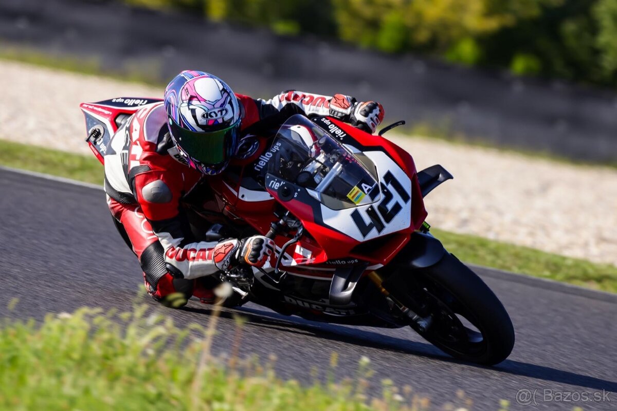 Ducati Panigale V4S 2022/12 - 10