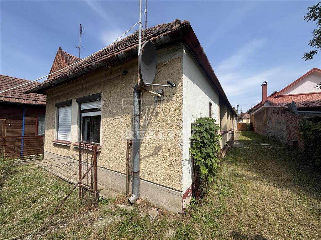 VIDIECKY RODINNÝ DOM NEDAŠOVCE NA POZEMKU 1501 m2 - 10