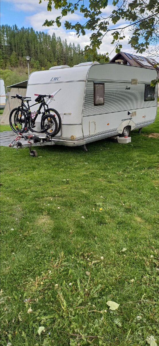 Obytny prives LMC - 10