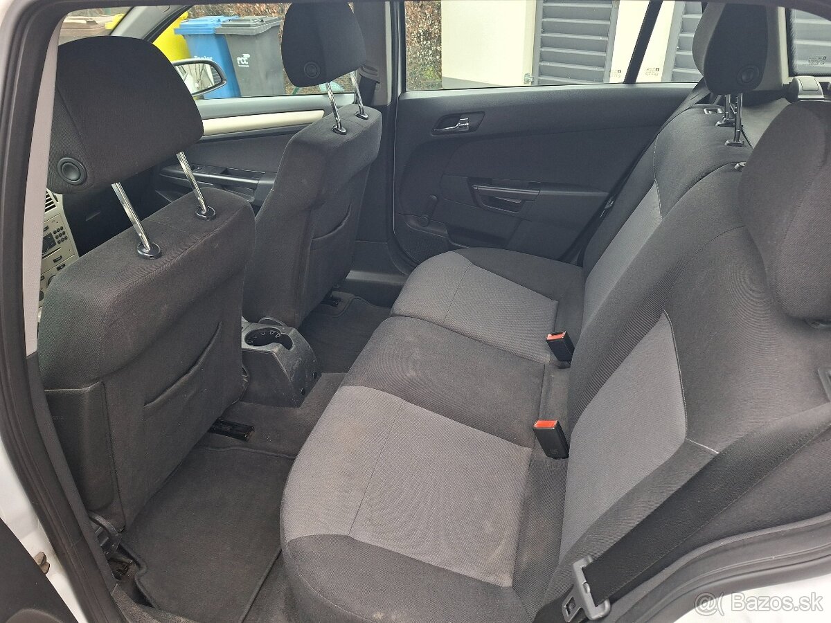 Predám Opel Astra Caravan - 10