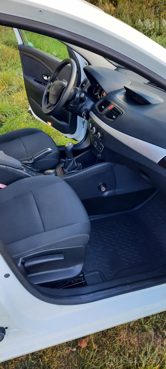 Predám Renault Fluence 1,6 benzín, ročník 2011 - 10