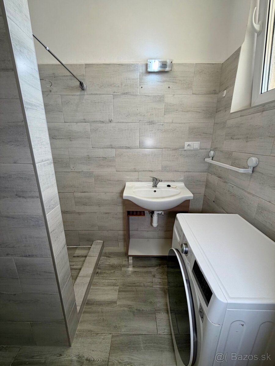 Priestranný 2 izbový byt , Považská - 10